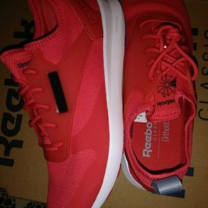 Zoku Runner Mens size 9 nwt in original box.